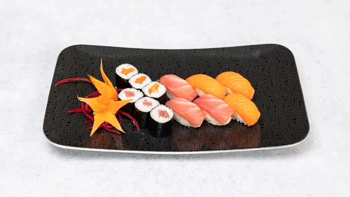 Sake Maguro 12 Set